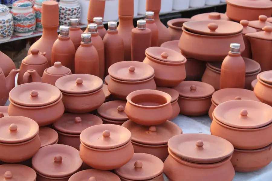 Decorare vasi di terracotta: tecniche fai da te